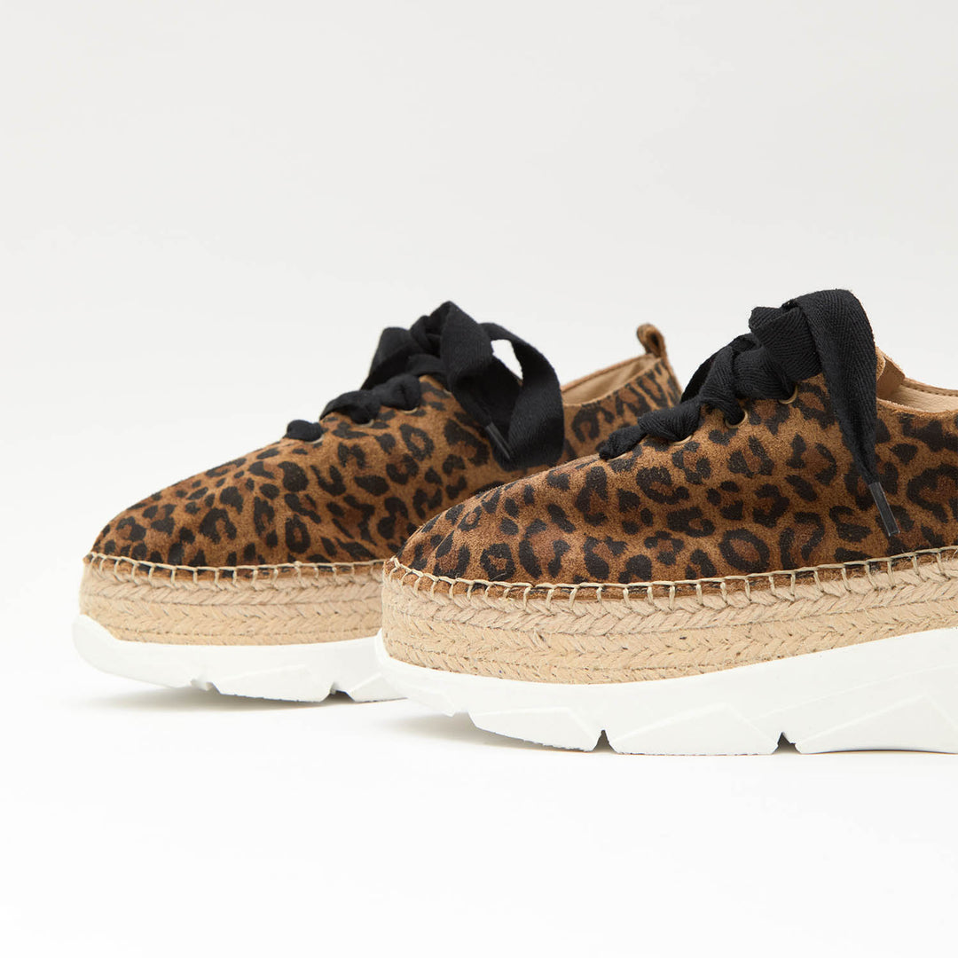 Zapatillas deportivas leopardo con suela yute + goma | Naos 17